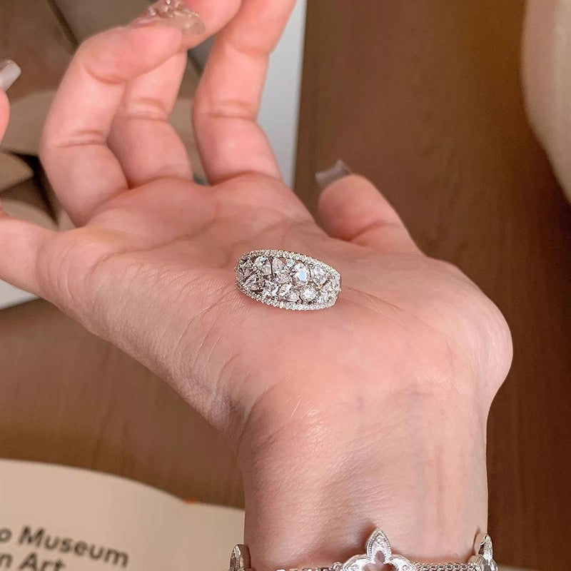 Oval Ice Bloom adjustable S925 silver ring with sparkling oval stone