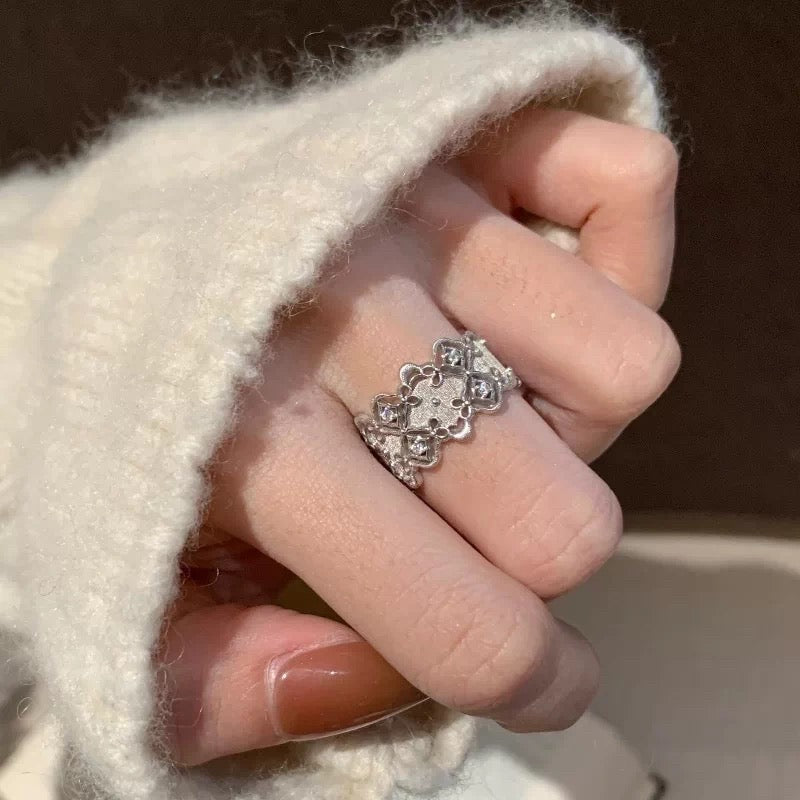 Lace Court Ring