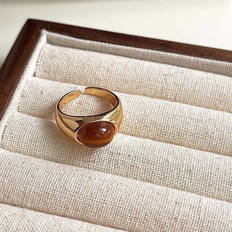 Maillard Gold adjustable vintage ring for neutral everyday outfits