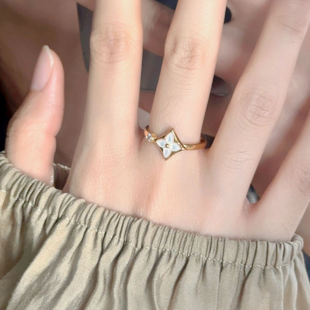 Ivory Four-Petal Flower Ring
